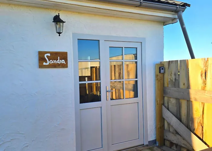 Sandra Naehe Romo In *