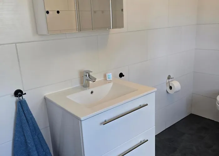 Sandra Naehe Romo In Apartman *