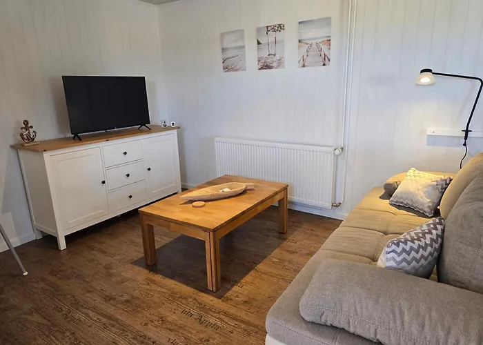 Sandra Naehe Romo In Apartman Bredebro